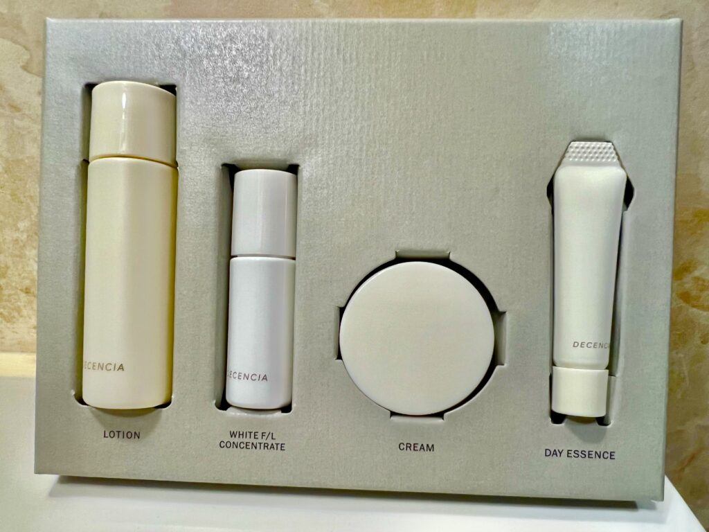 ディセンシア口コミ悪い？DECENCIAトライアルセットや50代60代の評判も  